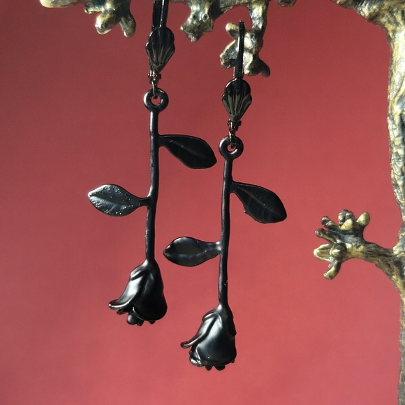 Long Stem Black Rose Earrings - Picture 4 of 11
